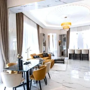 Hotel Hotel Strange